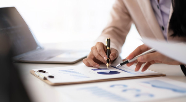 如何通過市場(chǎng)調(diào)研和預(yù)測(cè)制定科學(xué)的年度經(jīng)營計(jì)劃？