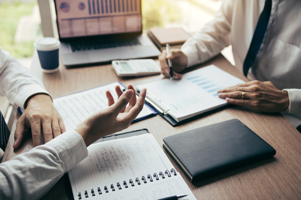 如何評(píng)估薪酬體系的可持續(xù)性和競(jìng)爭(zhēng)力？