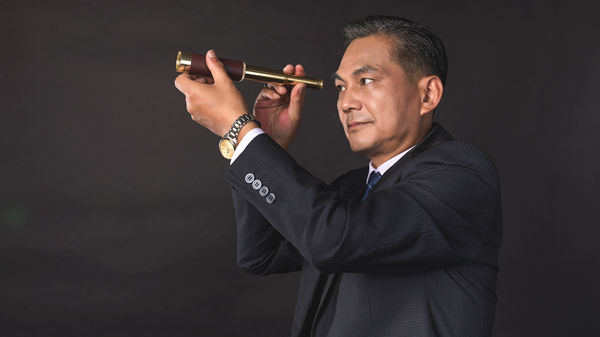 對(duì)組織流程進(jìn)行優(yōu)化再造，提高工作效率和降低成本