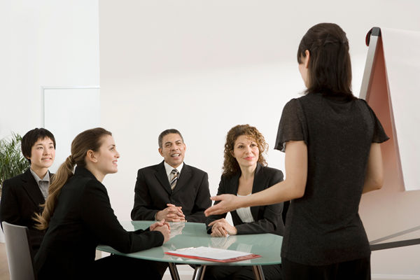 對(duì)組織流程進(jìn)行優(yōu)化再造，提高工作效率和降低成本