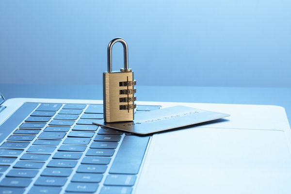 識(shí)別和降低組織風(fēng)險(xiǎn)，保障企業(yè)穩(wěn)健發(fā)展