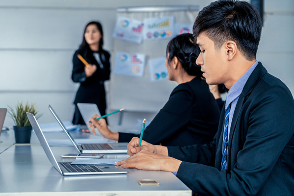 集團管控：從分散到集中，打造高效協(xié)同的管控模式