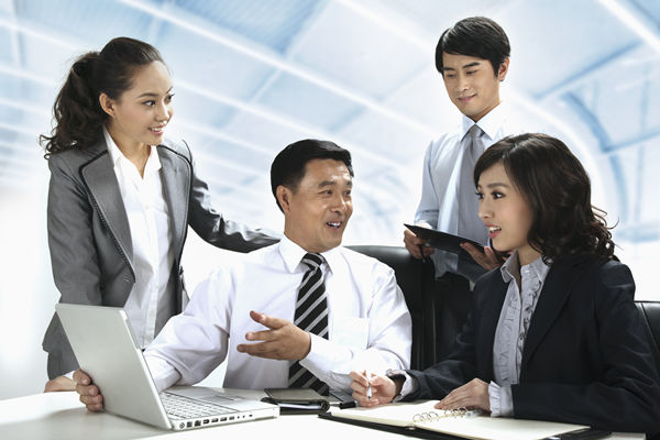 薪酬體系設(shè)計(jì)：根據(jù)企業(yè)戰(zhàn)略，設(shè)計(jì)科學(xué)體系