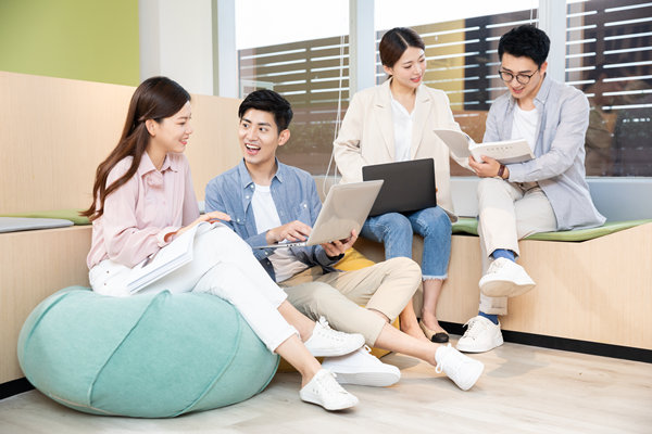 員工培訓(xùn)與發(fā)展：提升技能，實現(xiàn)卓越績效