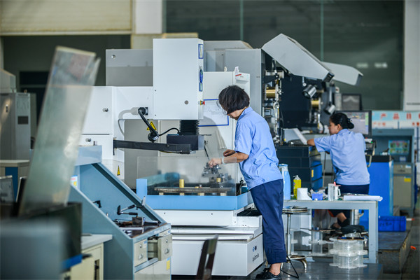 制造業(yè)管理新策略，引領(lǐng)企業(yè)高效運(yùn)營，提升競爭力