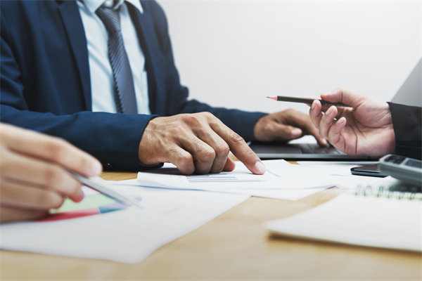 精準(zhǔn)定位集團(tuán)戰(zhàn)略，強(qiáng)化管控力度，鑄就長青基石