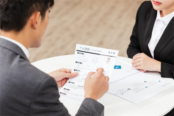 人才挖掘與選拔：全面評(píng)估候選人能力，選拔優(yōu)秀人才