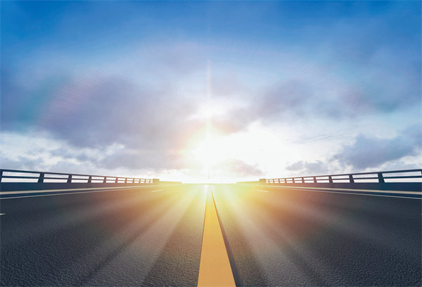 深度戰(zhàn)略咨詢(xún)，引領(lǐng)企業(yè)轉(zhuǎn)型，共創(chuàng)美好未來(lái)