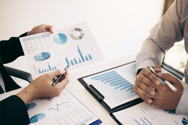 嚴格執(zhí)行經(jīng)營方案，優(yōu)化資源配置，保障企業(yè)高效運轉(zhuǎn)