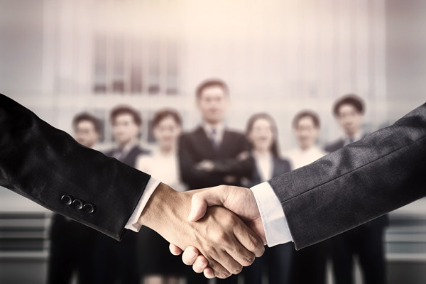 靈活應(yīng)對(duì)市場(chǎng)變化，調(diào)整經(jīng)營(yíng)計(jì)劃，確保企業(yè)持續(xù)發(fā)展