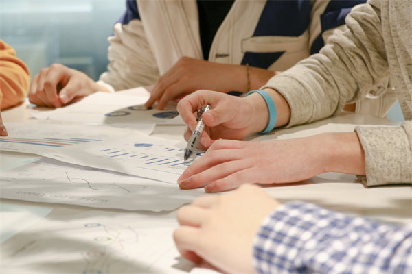 強(qiáng)化企業(yè)管理培訓(xùn)，提升員工素質(zhì)，打造高效團(tuán)隊