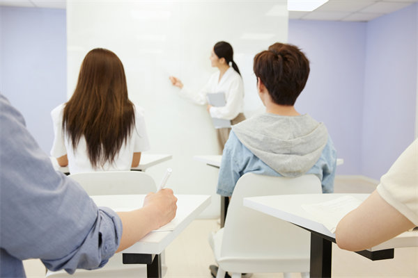 精益生產(chǎn)是制造業(yè)的思想，適合用于其他行業(yè)么？