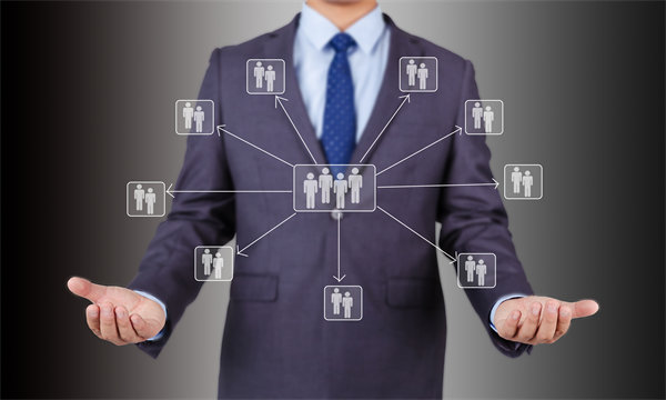 全面預(yù)算組織架構(gòu)中，屬于預(yù)算管理決策機(jī)構(gòu)的是？