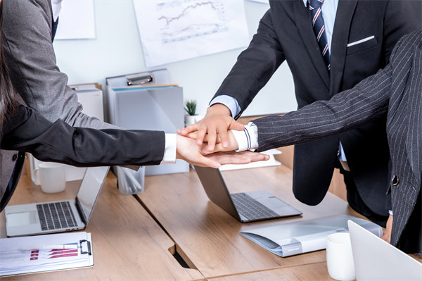 如何設(shè)計科學的薪酬績效以激勵員工持續(xù)高效工作？