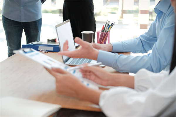 如何科學(xué)設(shè)定KPI，確保績(jī)效考核既公平又高效？