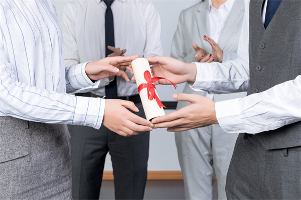 員工福利多樣化趨勢：哪些非貨幣激勵可提高滿意度？