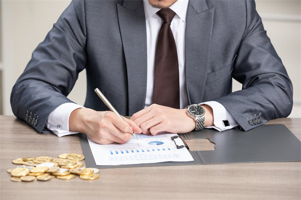 集團(tuán)財(cái)務(wù)集中管理，如何確保資金高效運(yùn)作？