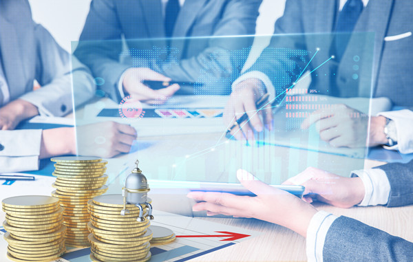 年度計(jì)劃中，如何量化評(píng)估風(fēng)險(xiǎn)與應(yīng)對(duì)策略？