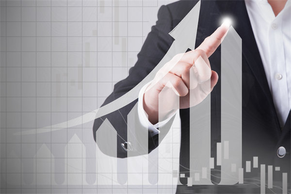 如何平衡長期戰(zhàn)略規(guī)劃與短期預(yù)算目標(biāo)的矛盾與沖突？