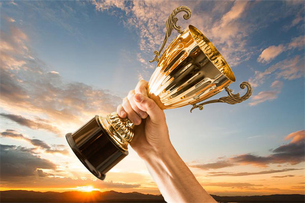 如何通過績效激勵機(jī)制激發(fā)團(tuán)隊(duì)的創(chuàng)新與活力？