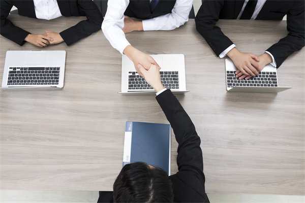 如何有效招聘并留住頂尖人才，提升團(tuán)隊(duì)競(jìng)爭(zhēng)力？