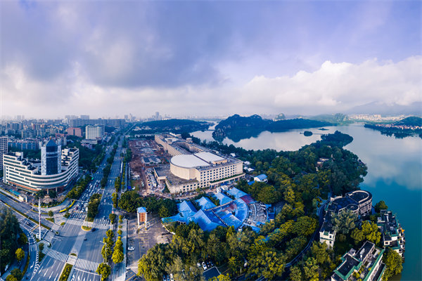 管理咨詢?nèi)绾沃φ貞c中小企業(yè)突破發(fā)展瓶頸？