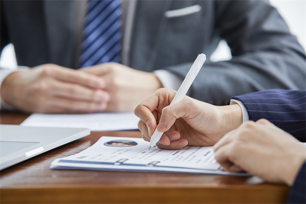 招聘新趨勢：企業(yè)如何精準(zhǔn)定位并吸引頂尖人才？