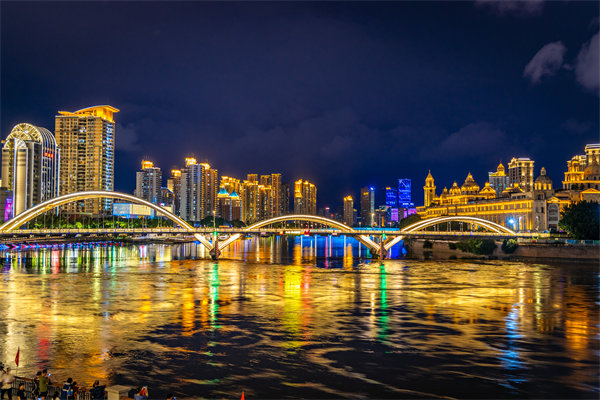 管理咨詢(xún)?nèi)绾沃ΩＶ葜行∑髽I(yè)突破發(fā)展瓶頸？