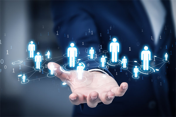 在變革中，如何有效管理組織內(nèi)部的沖突與不確定性？