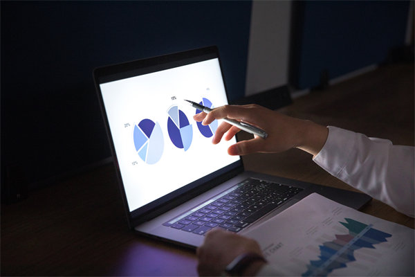 00后吐槽公司無效加班被開除，企業(yè)戰(zhàn)略有何感悟？