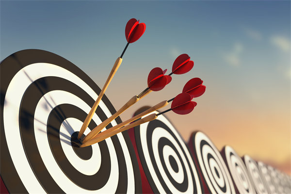 制定年度預(yù)算時(shí)，如何兼顧創(chuàng)新投入與成本控制？