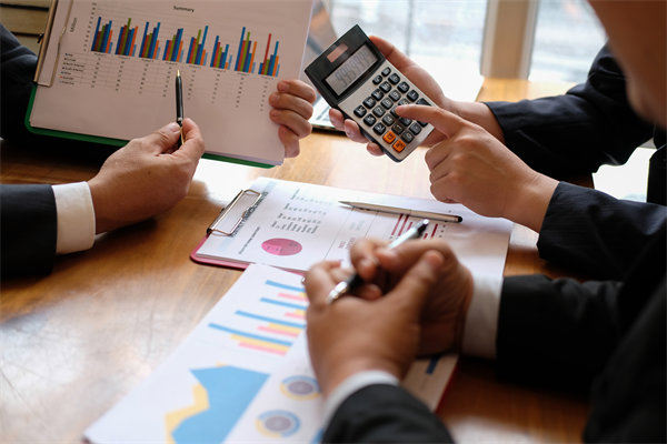 企業(yè)薪酬預(yù)算有限，如何合理分配以實(shí)現(xiàn)最大效益？