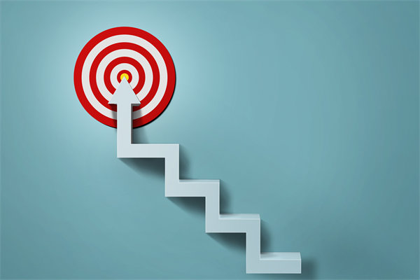 如何平衡員工個人績效與企業(yè)整體目標(biāo)，實(shí)現(xiàn)雙贏？