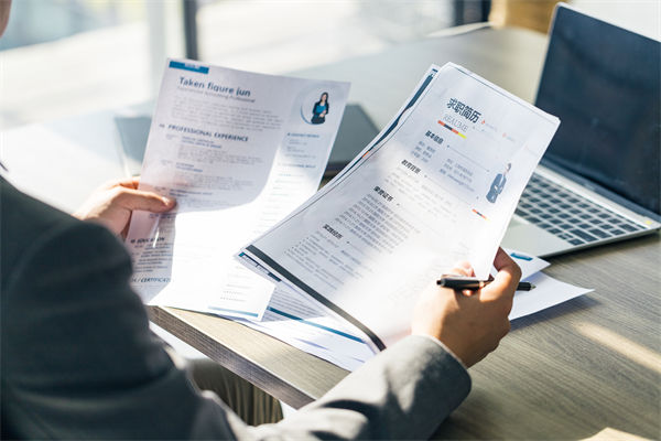 招聘過(guò)程中，如何平衡能力與潛力，篩選最佳候選人？