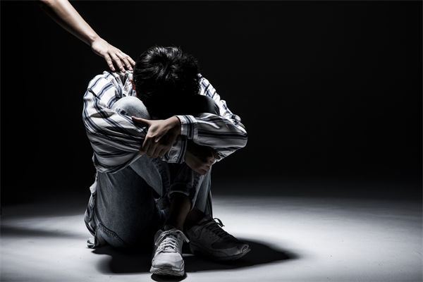 女子漏接電話被市監(jiān)所工作人員辱罵，人力資源管理有何感悟？