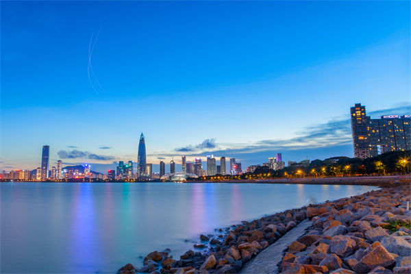 深圳戰(zhàn)略咨詢公司如何幫助企業(yè)制定長遠發(fā)展藍圖？