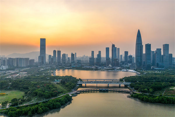 深圳集團(tuán)管控咨詢公司如何助力企業(yè)實(shí)現(xiàn)高效集權(quán)與分權(quán)？