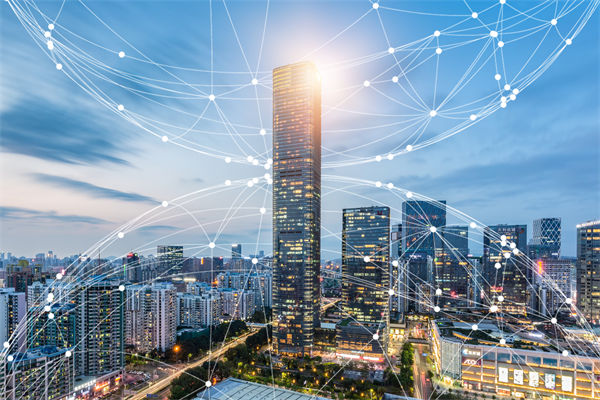 在全球化競爭中，企業(yè)如何制定有效的戰(zhàn)略管理策略？