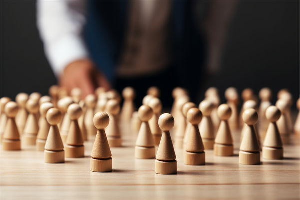 資源分配時(shí)，組織規(guī)劃如何平衡各部門(mén)需求與整體目標(biāo)？