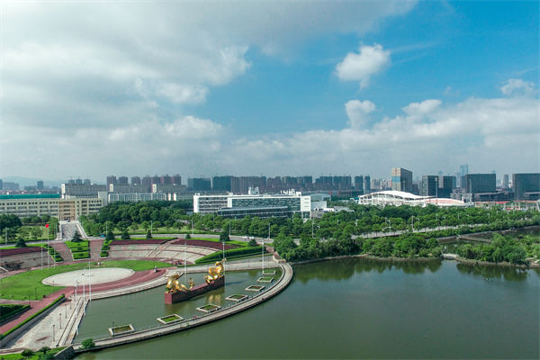 南昌戰(zhàn)略咨詢公司如何為企業(yè)定制長遠發(fā)展規(guī)劃？