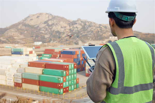 供應(yīng)鏈管理中，如何確保供應(yīng)鏈透明度與安全性？