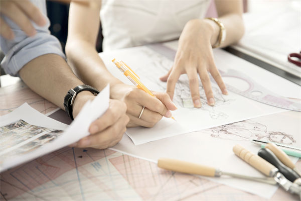 個性化定制需求，制造業(yè)如何快速響應并優(yōu)化生產(chǎn)流程？