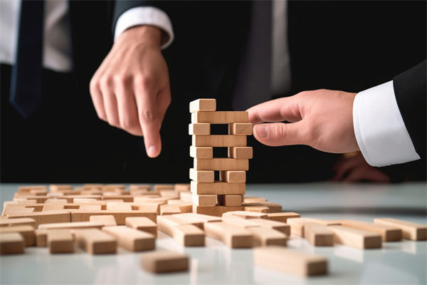 如何有效監(jiān)控并評估年度經(jīng)營計劃的執(zhí)行效果與成果？