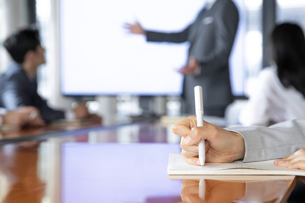 企業(yè)的會議管理制度不完善，如同虛設(shè)怎么辦？