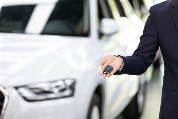 從營(yíng)銷角度分析：大學(xué)退休教授63小時(shí)賣出753臺(tái)問界