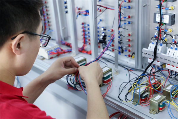 哪些行業(yè)人才火爆就業(yè)市場？人力資源管理有何啟發(fā)？