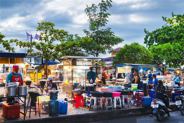 今年擴(kuò)消費(fèi)怎么干？各大企業(yè)如何根據(jù)政策發(fā)力？