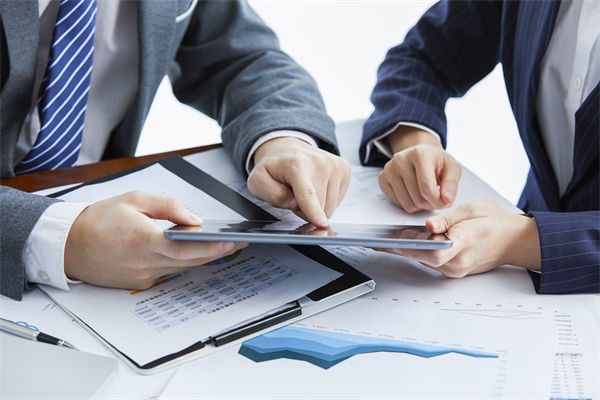 數(shù)字化轉(zhuǎn)型推進(jìn)阻力重重、員工抵觸，怎樣快速落地？