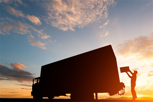 快遞員入職京東13年工資共100多萬，其他企業(yè)怎么看？