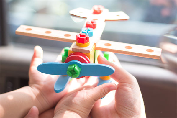 這些玩具可能正在悄悄傷害孩子，對關聯(lián)品牌的啟示